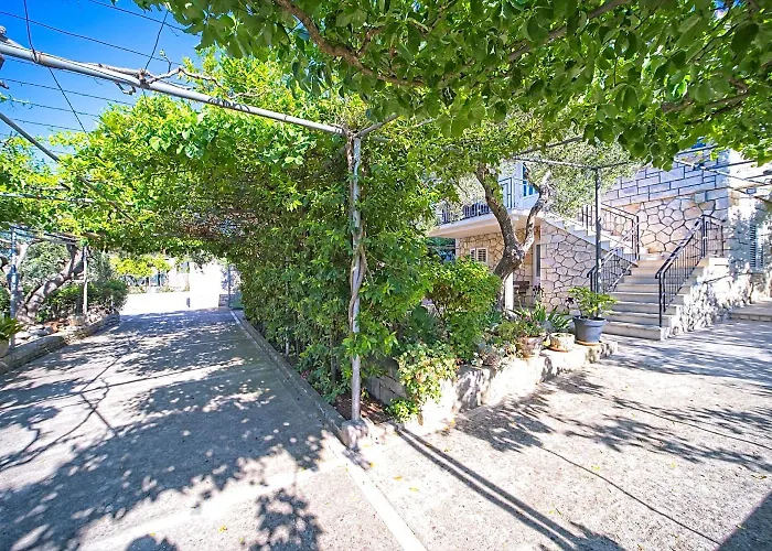 Apartman Pavo Postira